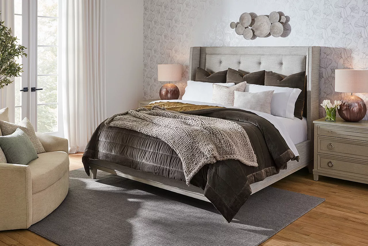 Hyde Park bedroom room scene